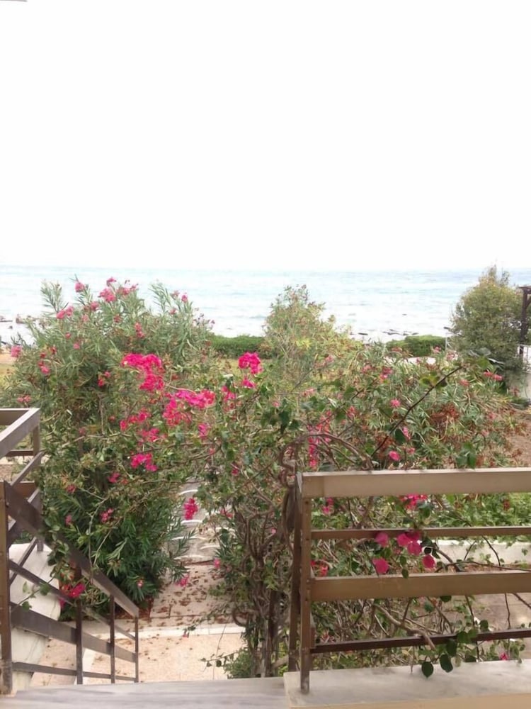 Yiannis Apartments
