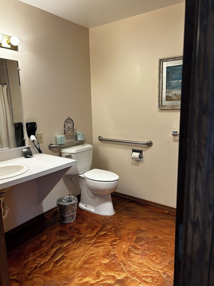 Lamplighter Cabins & Suites