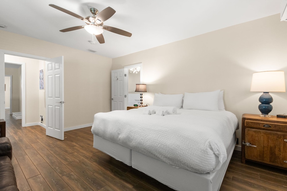NEW Sunset Serenity - South Tampa Home With Pool
