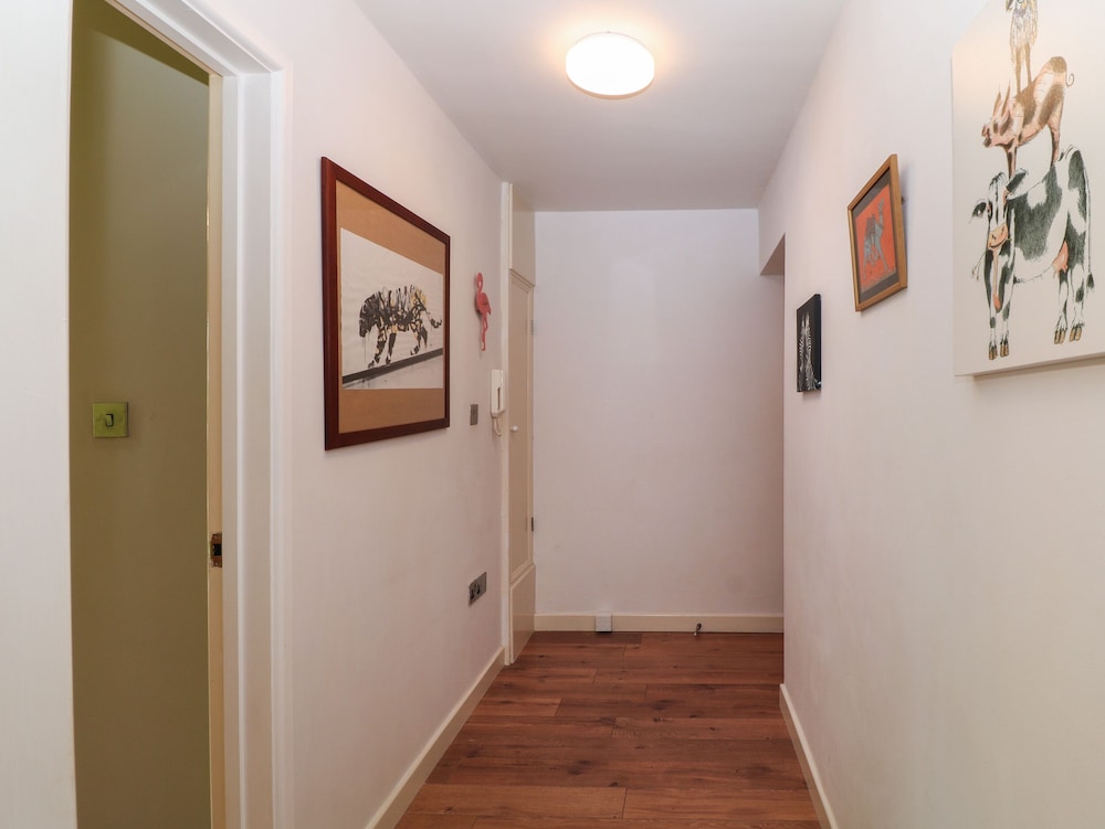 Flat 5 Fairwinds