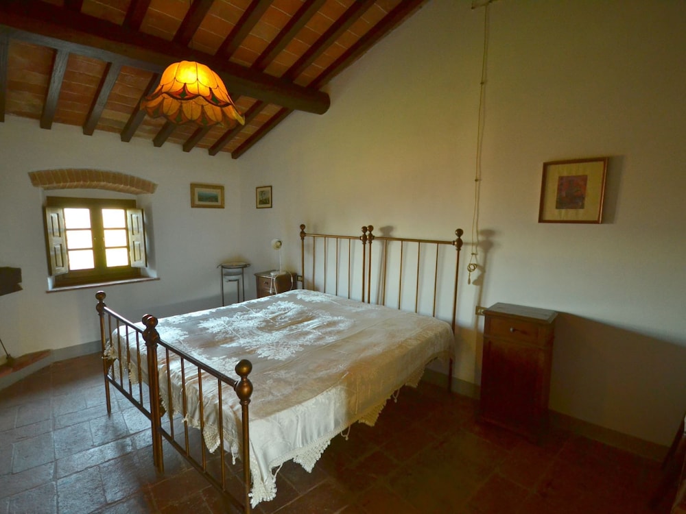 Farmhouse in Mugello With Valley Views view 2