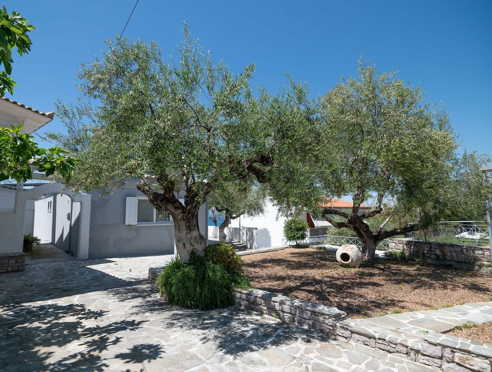 Seafront Pouletis Family Sunset Gem With Pool