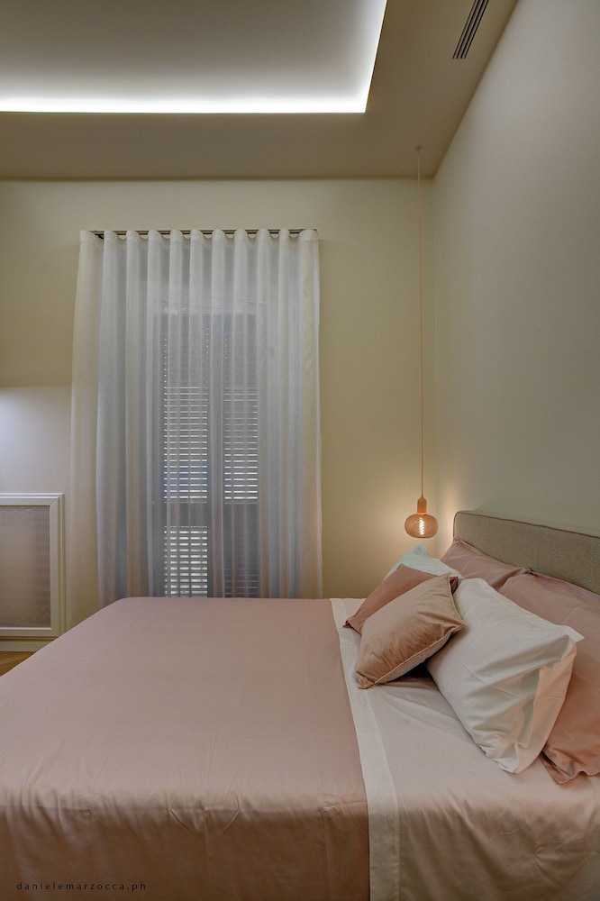 PICCAPANE ROOMS 1886