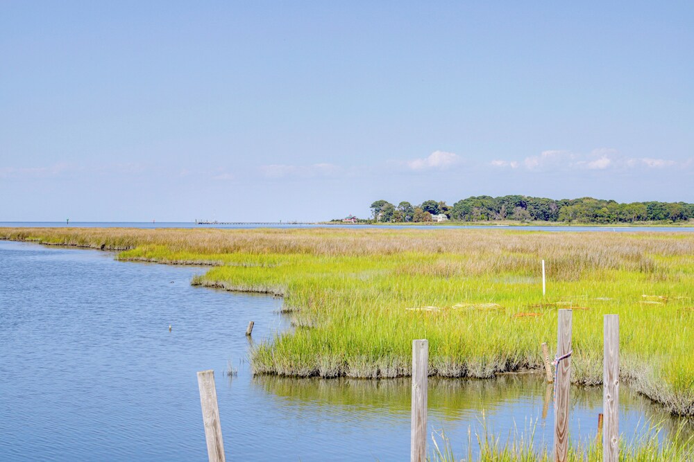 Unique Tangier Cottage w/ Chesapeake Bay Views!