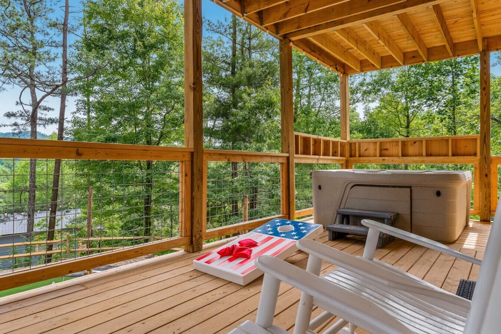 Summit Luxe Resort