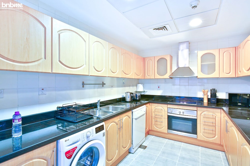 1B-Damac Waves-B67 by bnbme homes