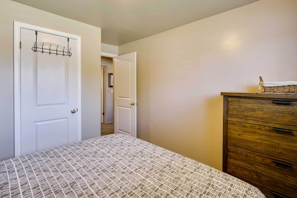 Updated Ranch Apartment w/ Deck - 9 Mi to Downtown - Property Image 21