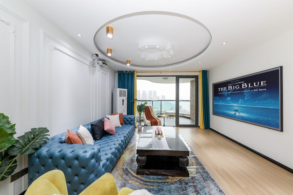 Baihong Riverview Drone Show Apartment