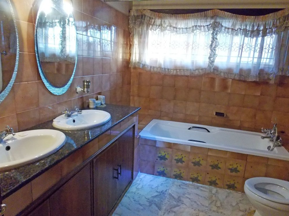 Hanan Guest House