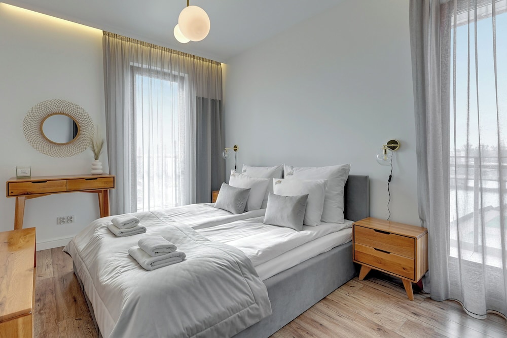 Aura - Riverside & Parking by Downtown Apartments
