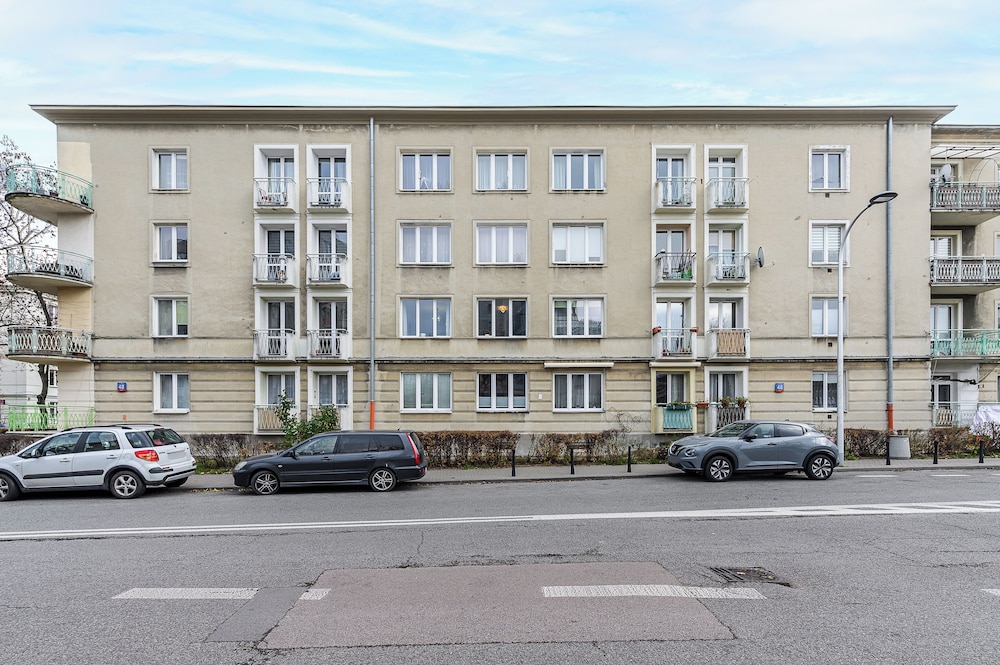 Lumina apart near Royal Lazienki Park
