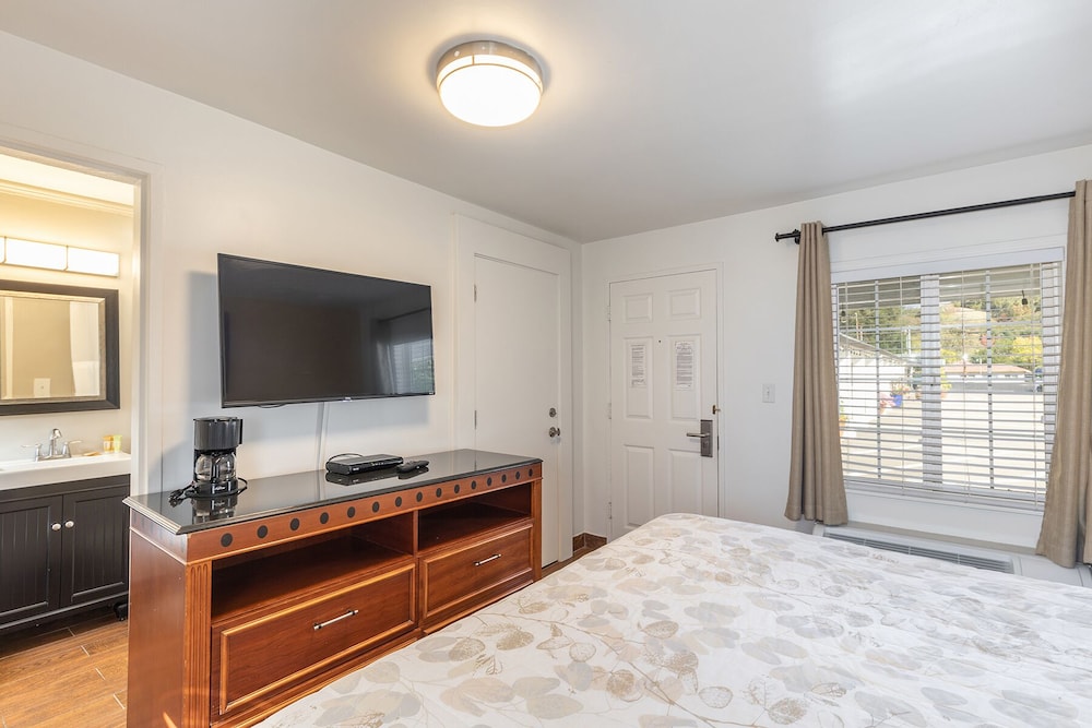 Vineyard Valley Inn