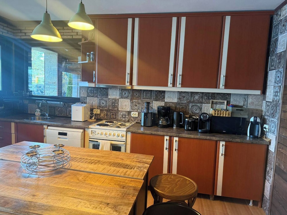 Villa Iskar Lake Residence