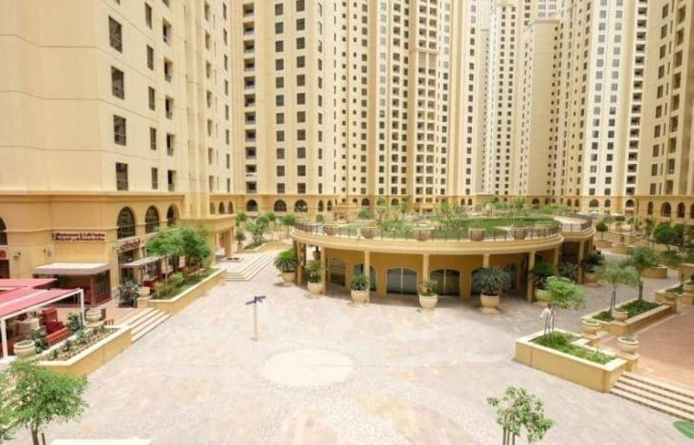 Nasma Luxury Stays- Beach side & jacuzzi