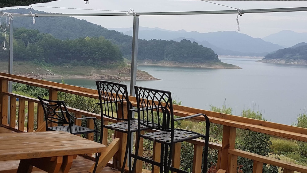 Hapcheonho View Smile Pension