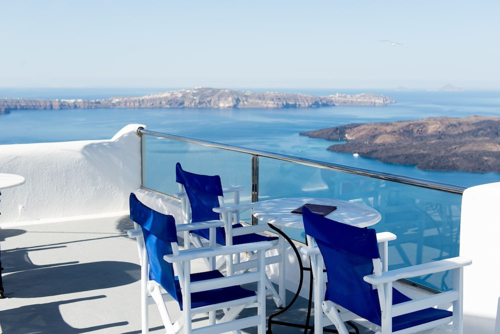 Vallas Apartments & Villas