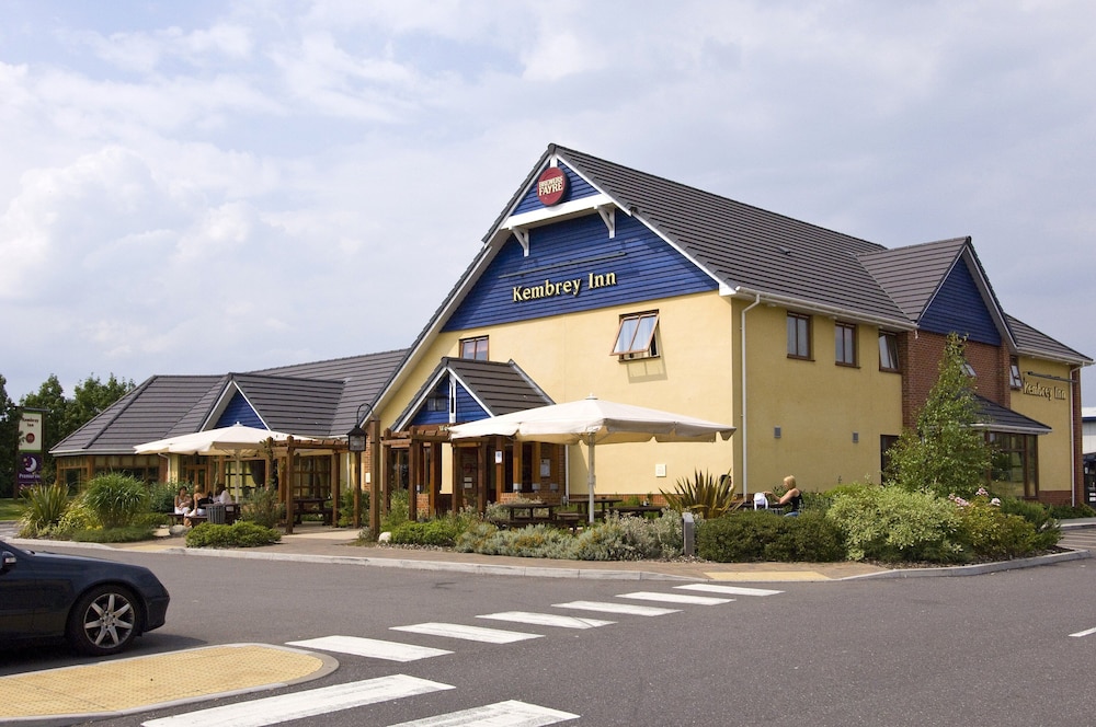 Premier Inn Swindon Central 2