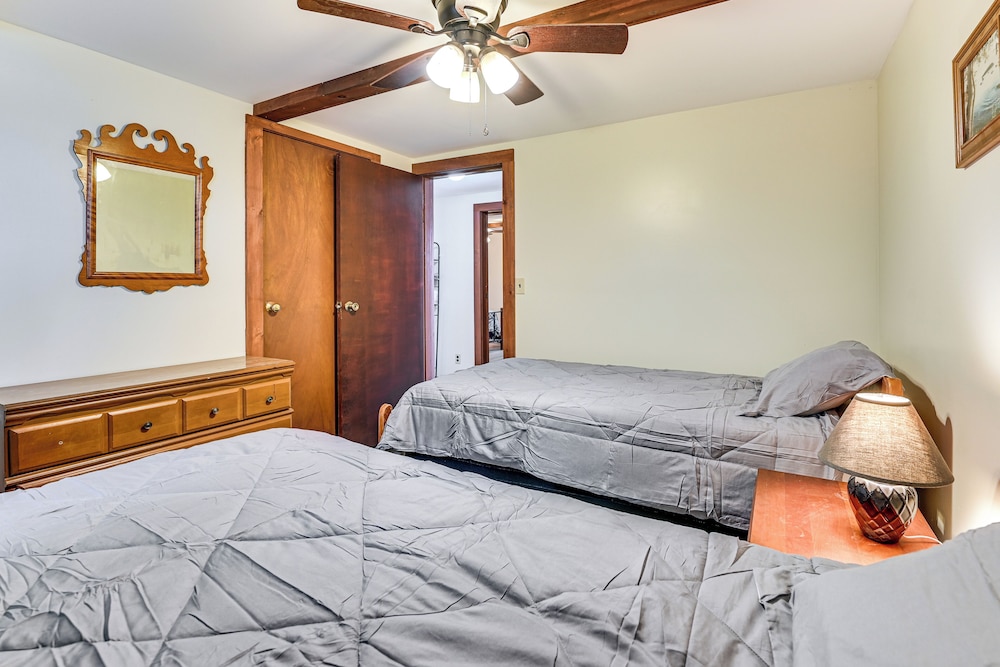 Lake-view Cabin w/ Furnished Deck in Hadley!
