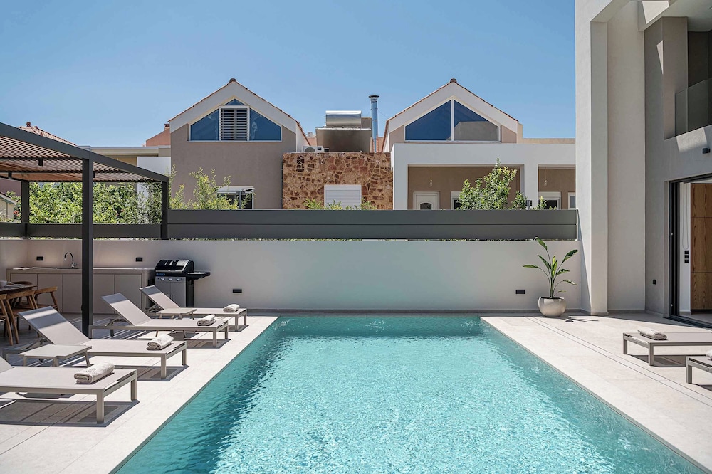 Sancy Luxury Villa view 2