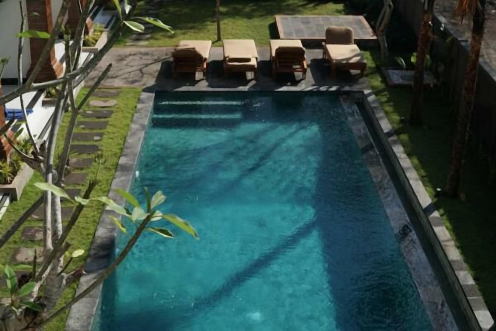 Seno Guesthouse & Cafe