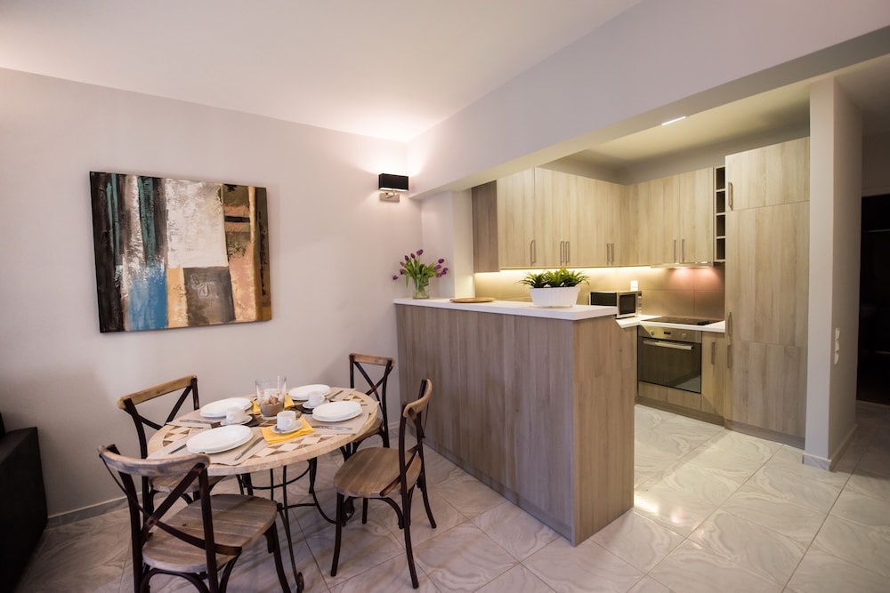 Regalo Apartments