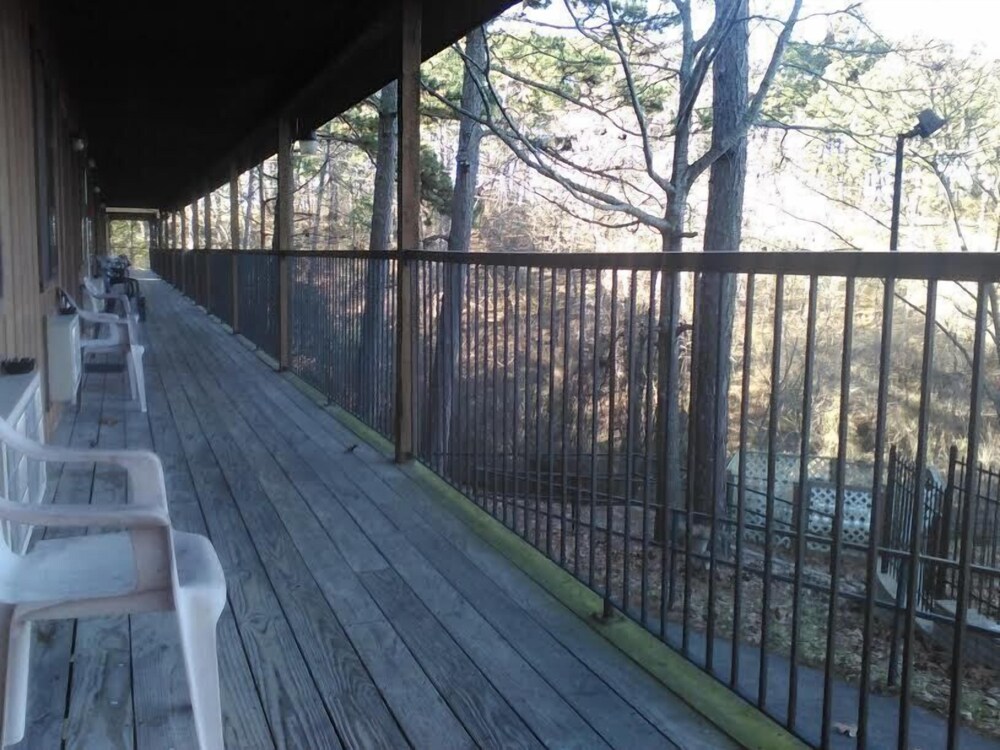 The Razorback Lodge