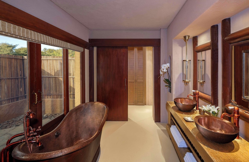 Anantara Al Sahel Villa Resort