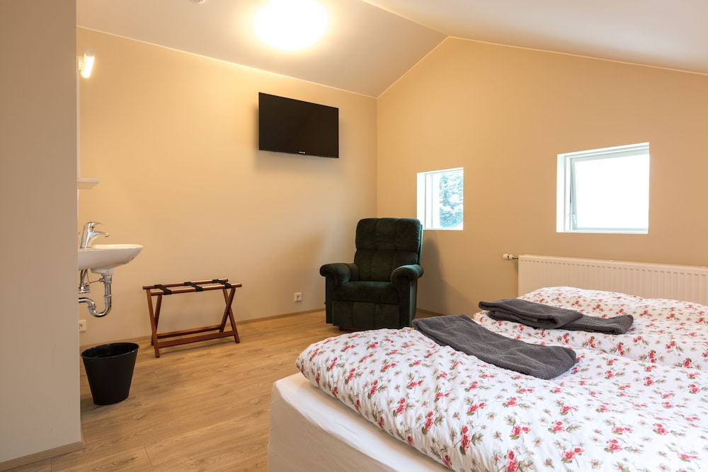 Guesthouse Garun, Skolavellir