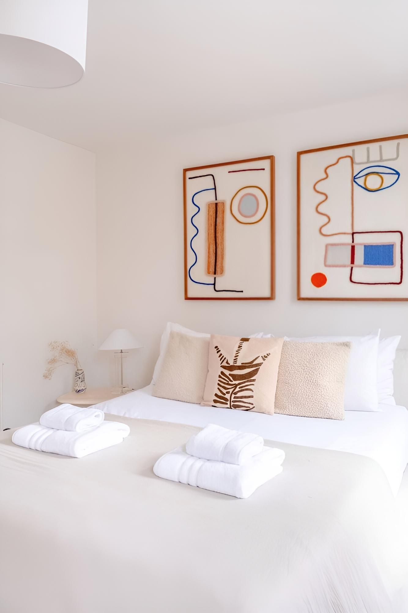 Beautiful Minimalistic 2BD House - Victoria Park