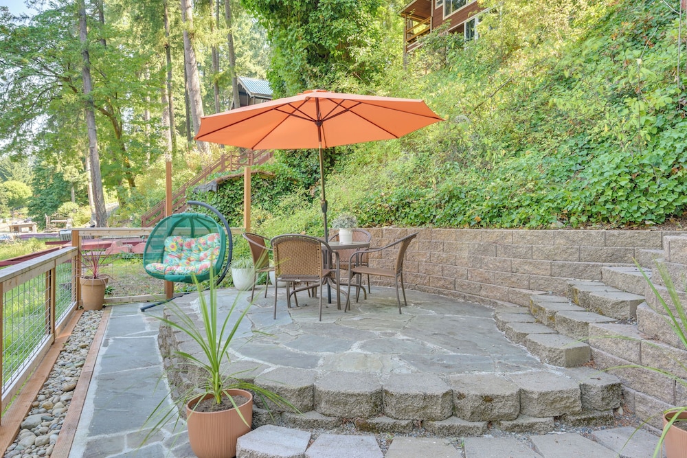 Waterfront Gem on Lake Saint Clair w/ Private Deck