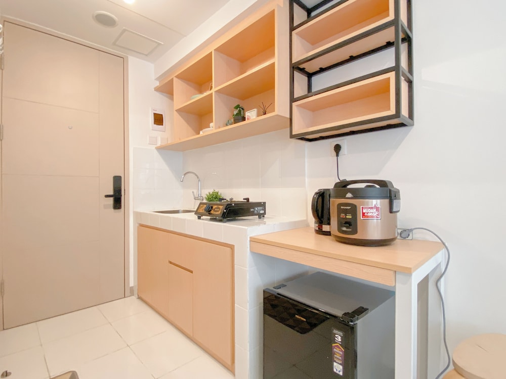 Minimalist Peach Touch Studio Apartment At Tokyo Riverside Pik 2