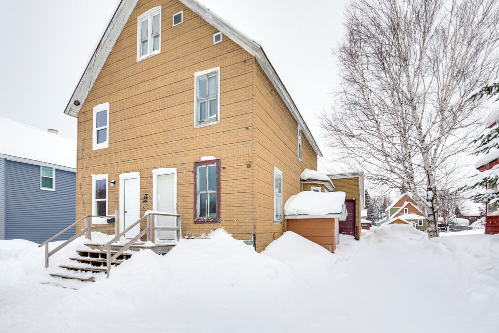 4 Mi to Lake Superior: Calumet Getaway!