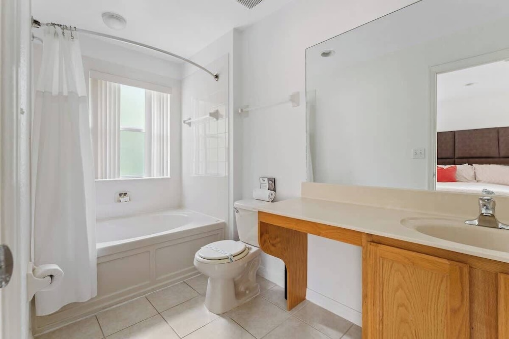 Pet Friendly 4 BR With Hot Tub