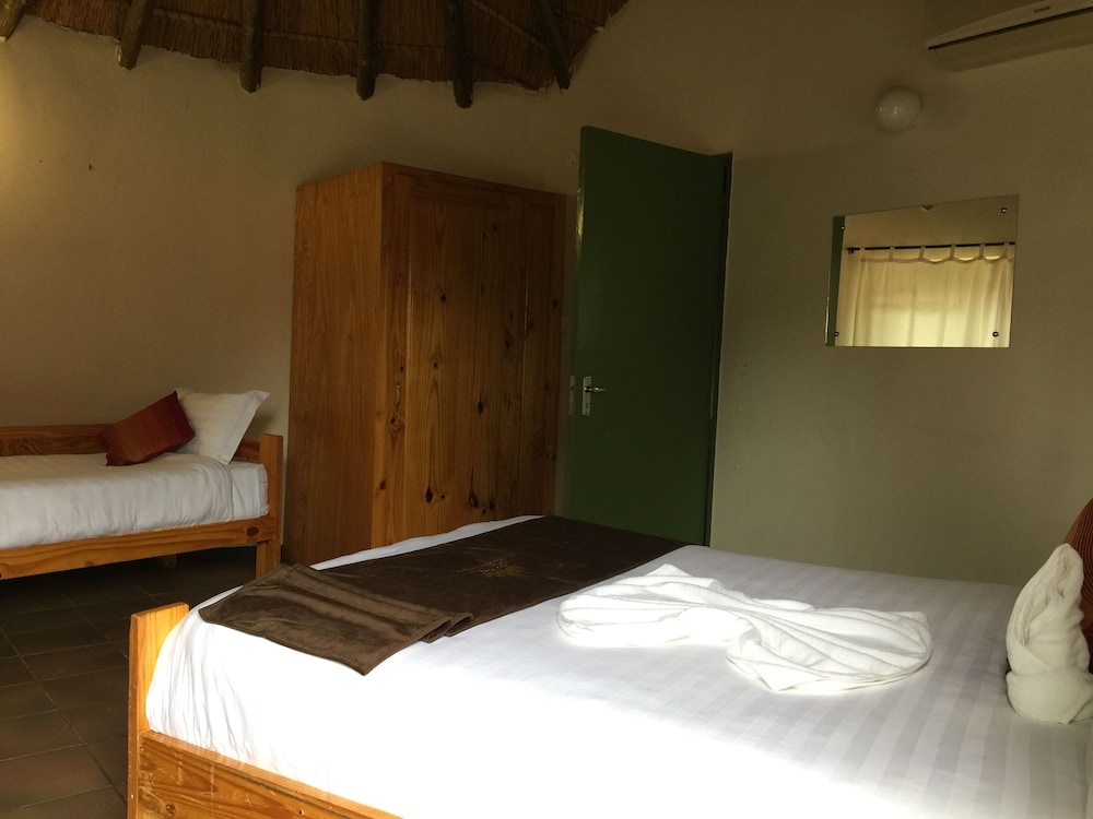 Kgogomodumo Lodge view 2