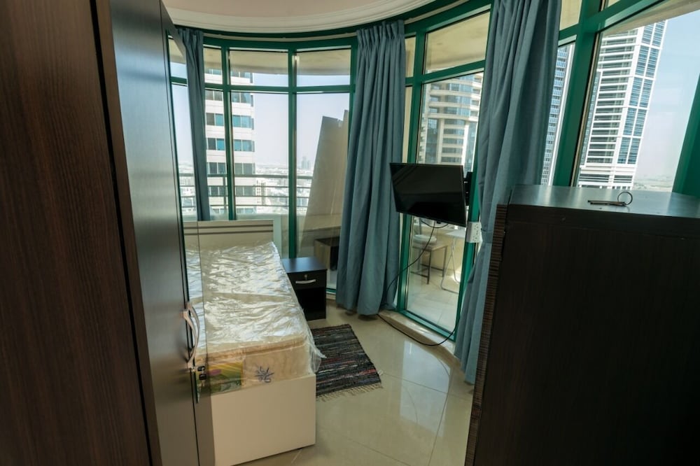 Marina Crown Tower