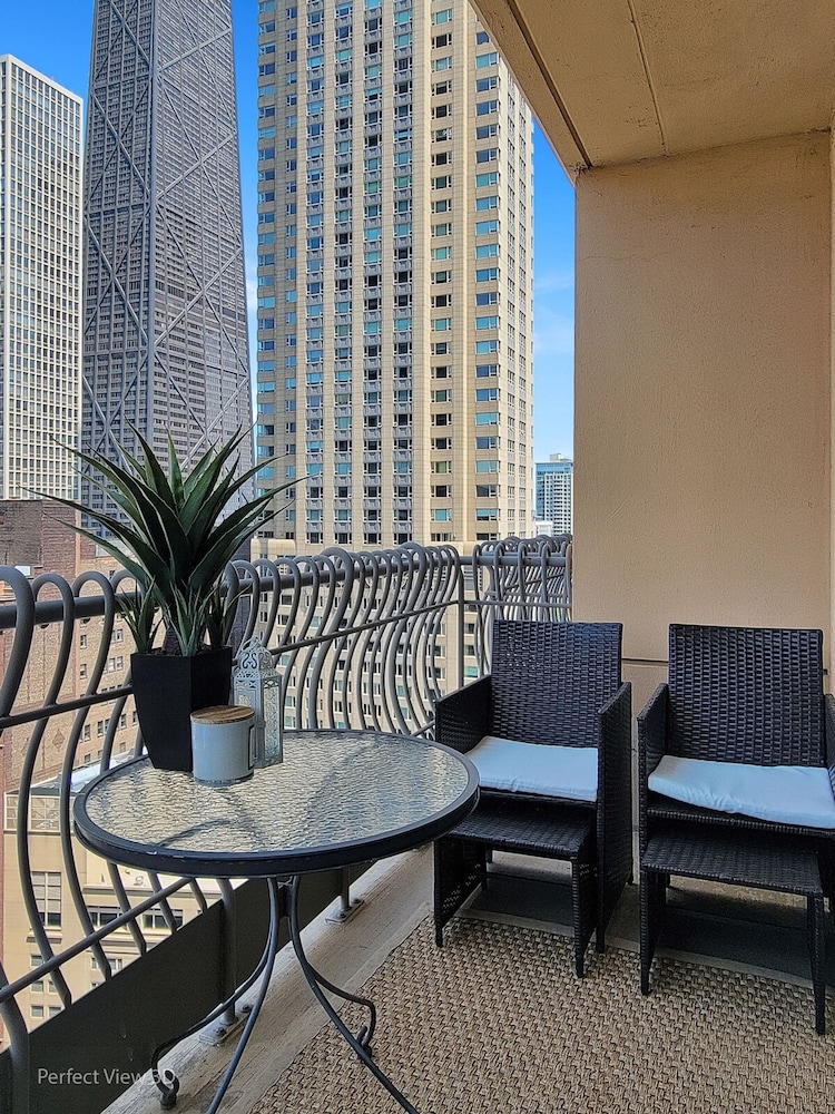 Lake View Penthouse Top Amenities Unit Laundry