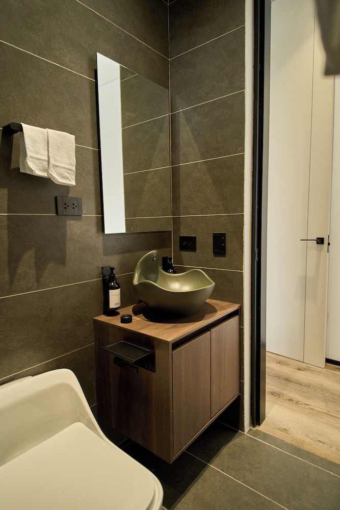 Roka Hotel