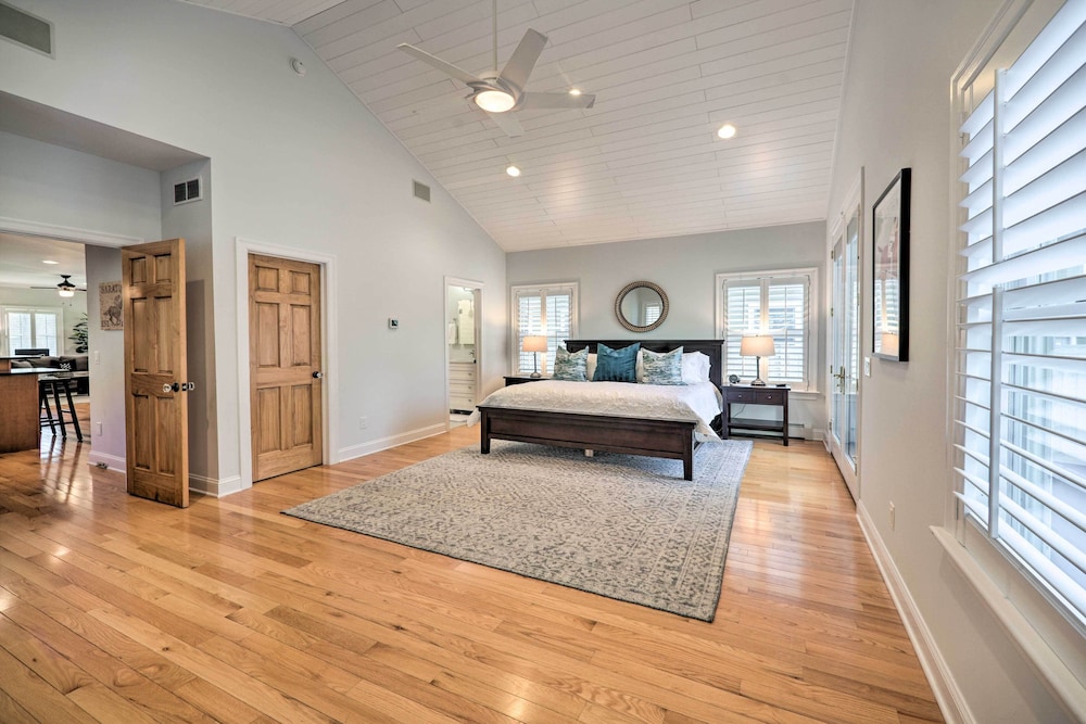 Stunning House w/ Deck, Game Room & Home Gym! view 2