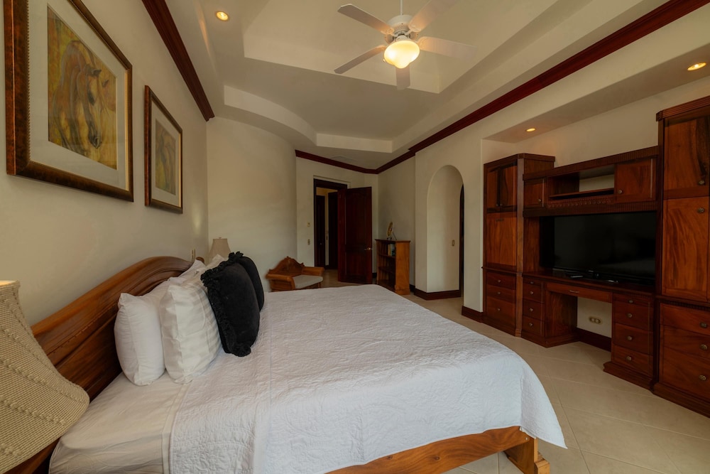 Bella Vista 3A 3 bdr 3 1 2 Bath Ocean View