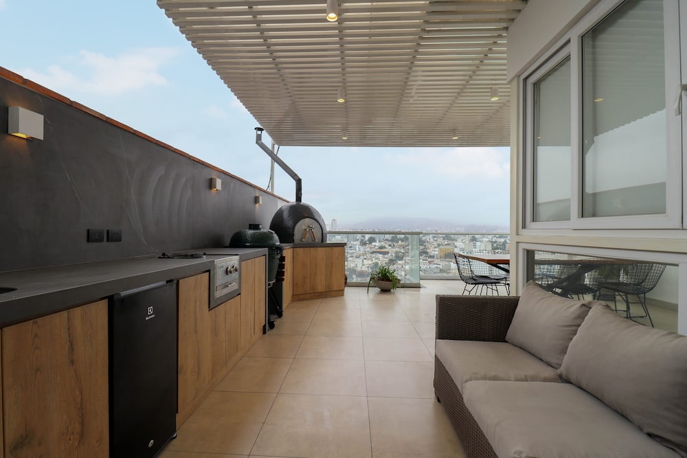 Elegant 3BR Duplex With Balcony in Miraflores