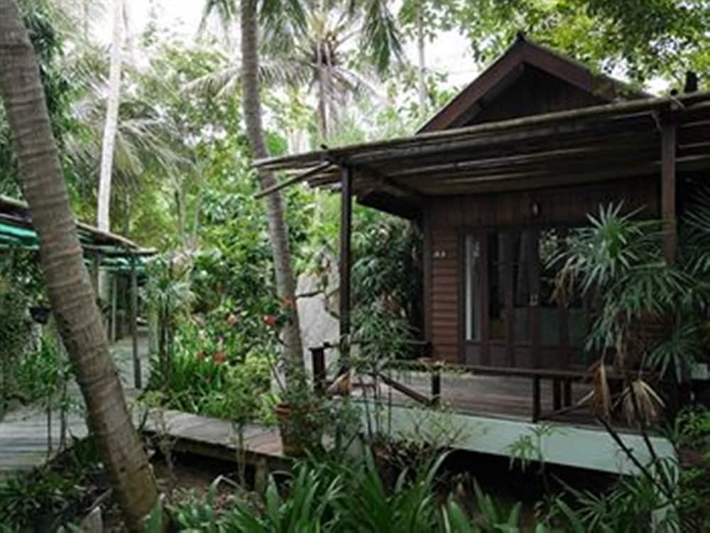 Sunset Cove Resort
