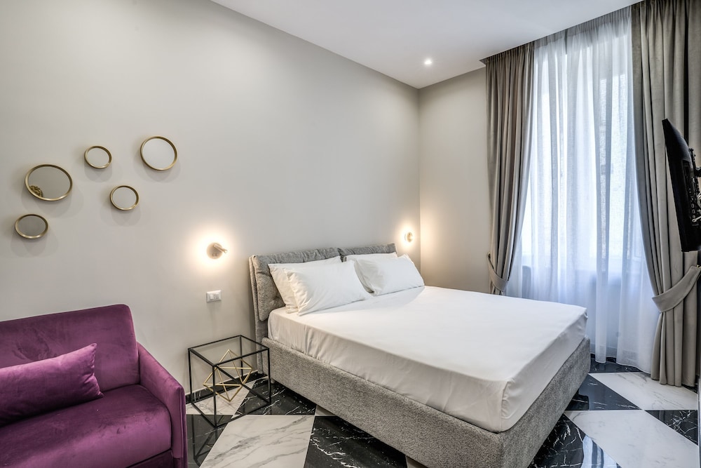 Pink Rose in Naples With 1 Bedrooms and 1 Bathrooms photo 5