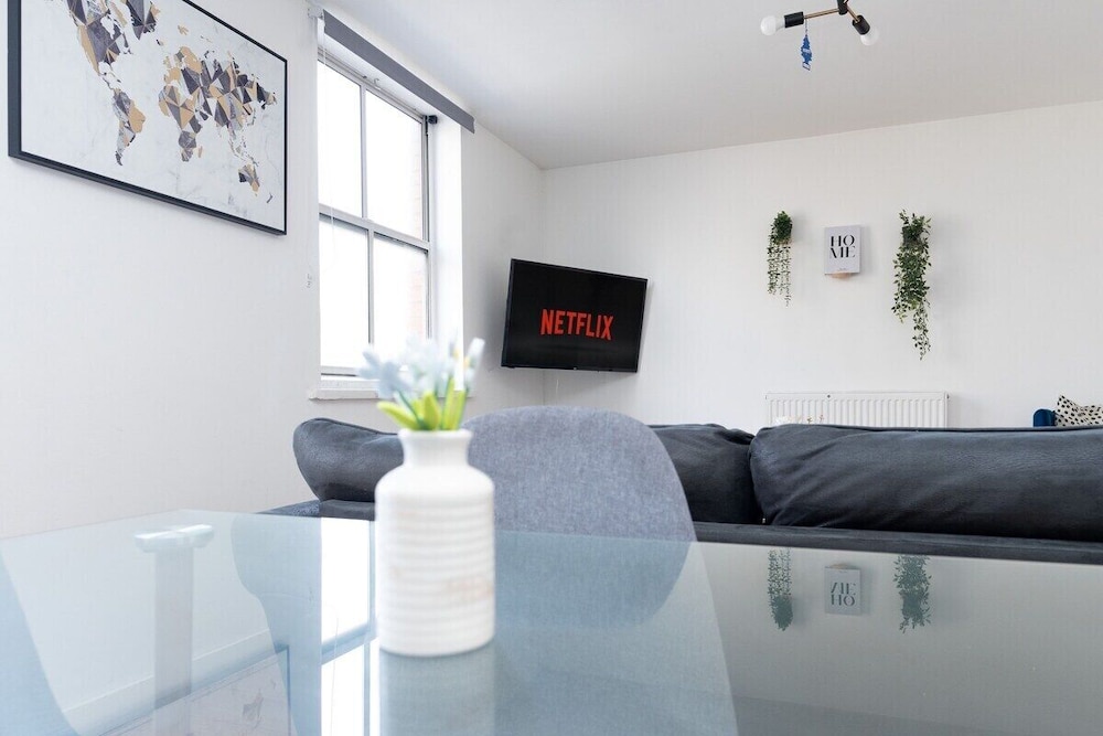 Cozy Southampton Apartment in Prime Location