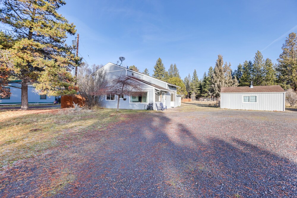 Bend Home w/ Fire Pit, 4 Mi to High Desert Museum! view 4