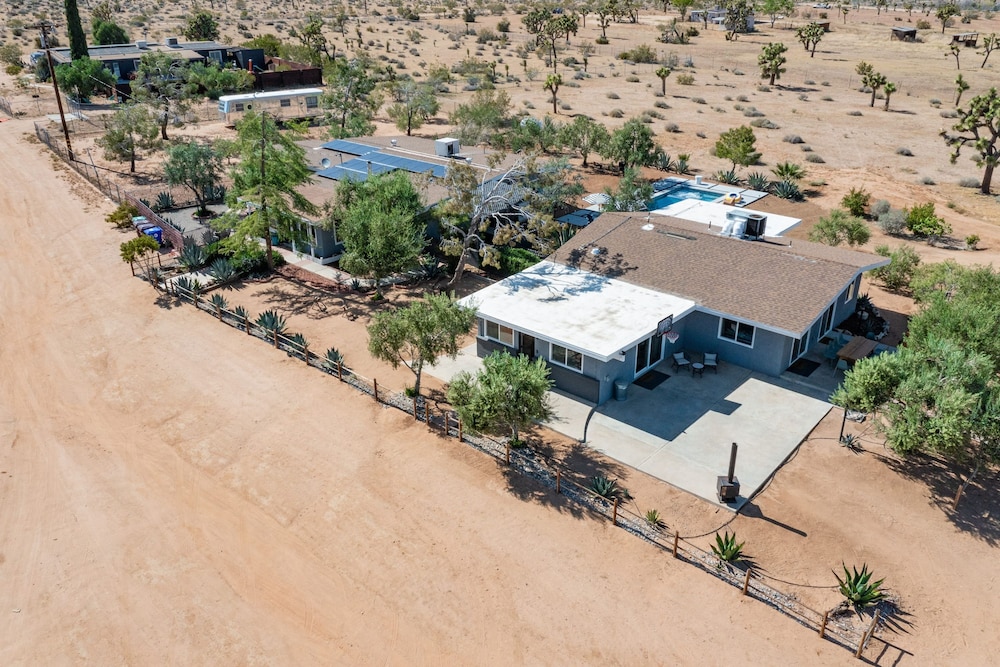Sunset Grove by Avantstay New Pool Desert Views