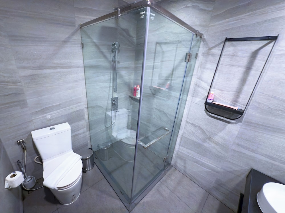 Luxury 2 Bed Room Sea View With Large Bath Tub In Balcony
