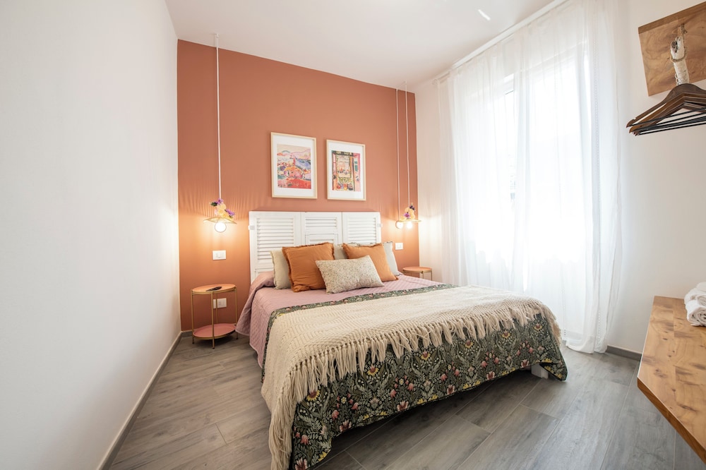 aMoneglia 2 minutes walk to the beach, PVT park