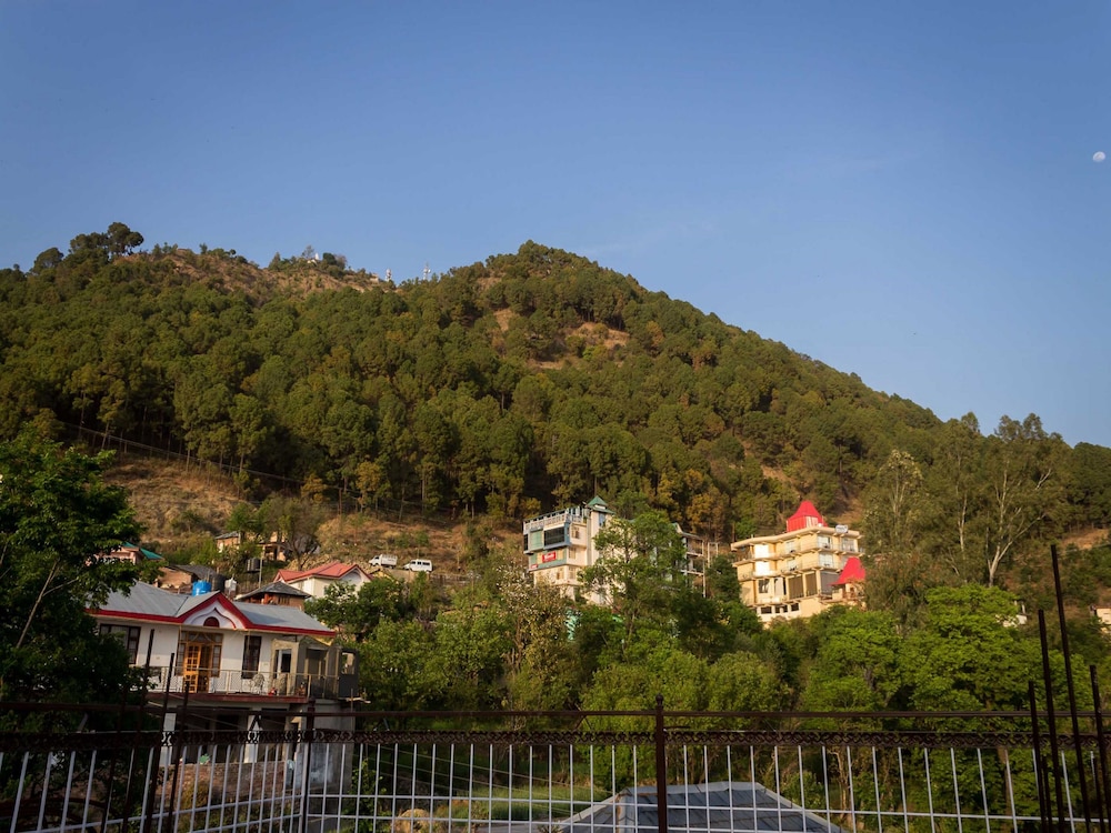 OYO 13409 Home Cozy Stay near ISBT Dharamshala