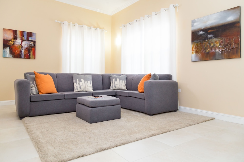 Hotel New Kingston Guest Apartment at Westbury - Image 1