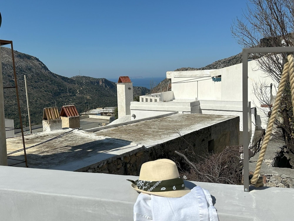 Astra House Braxasi view 4